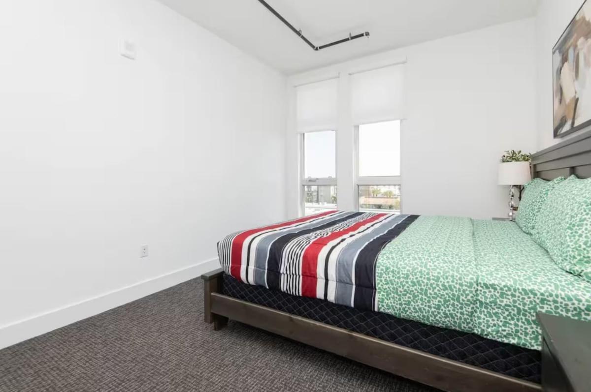 Spacious 2 Bedroom Penthouse With Patio And Amazing Views In Venice And Marina Del Rey * Los Angeles